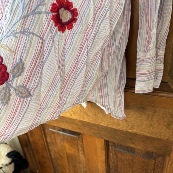 Johnny Was Workshop White w/Pinstripes & Embroidered Flowers Shirt 1X - Picture 9 of 14